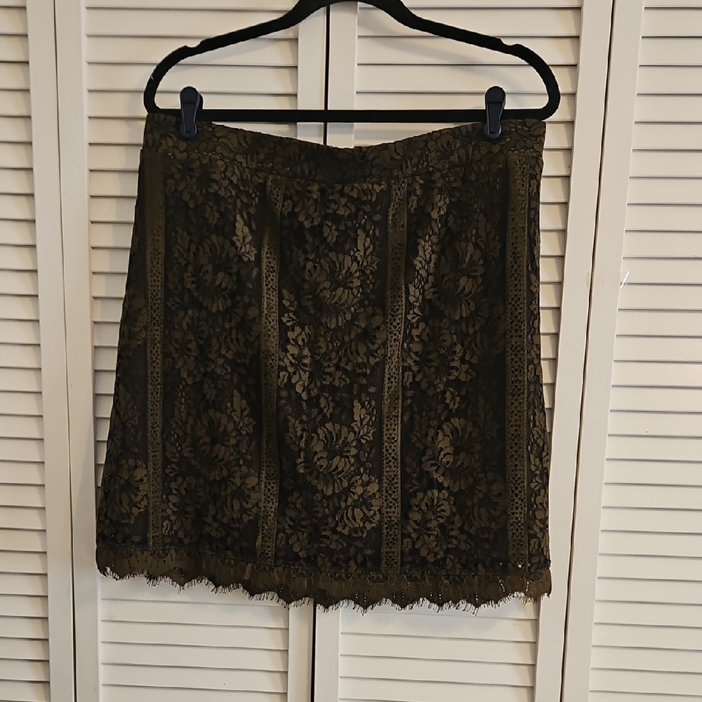 Isaac Mizrahi Olive Green And Black Skort